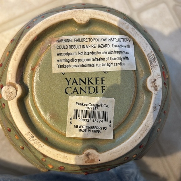 EUC 
Yankee Candle Tart Warmer Tea Light Votive Berries Buds Ceramic - Picture 4 of 5